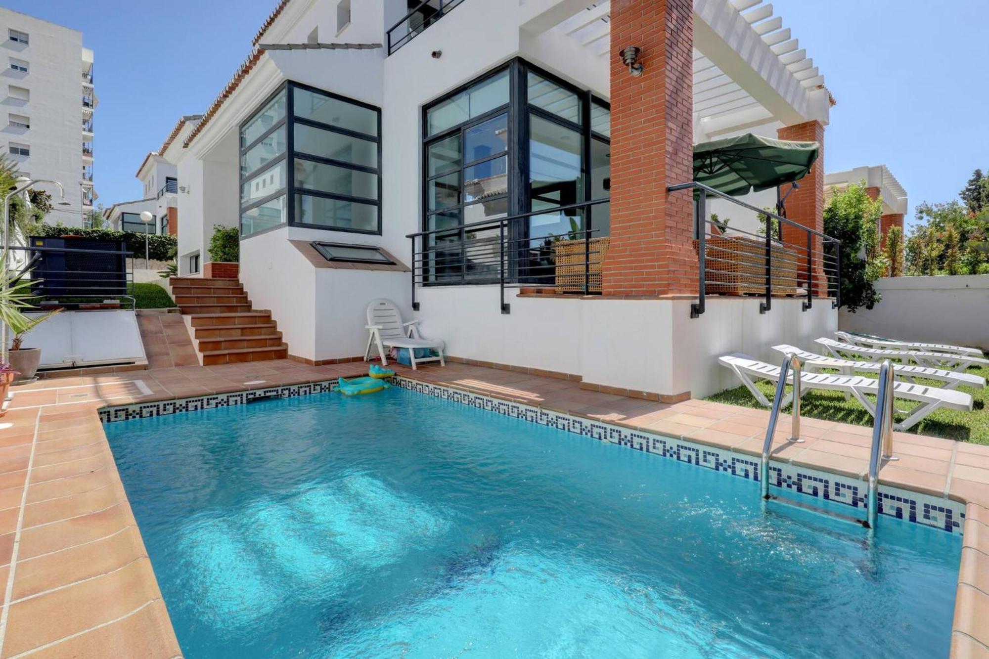 011 Bright And Spacious Villa With Private Pool Бенальмадена Экстерьер фото