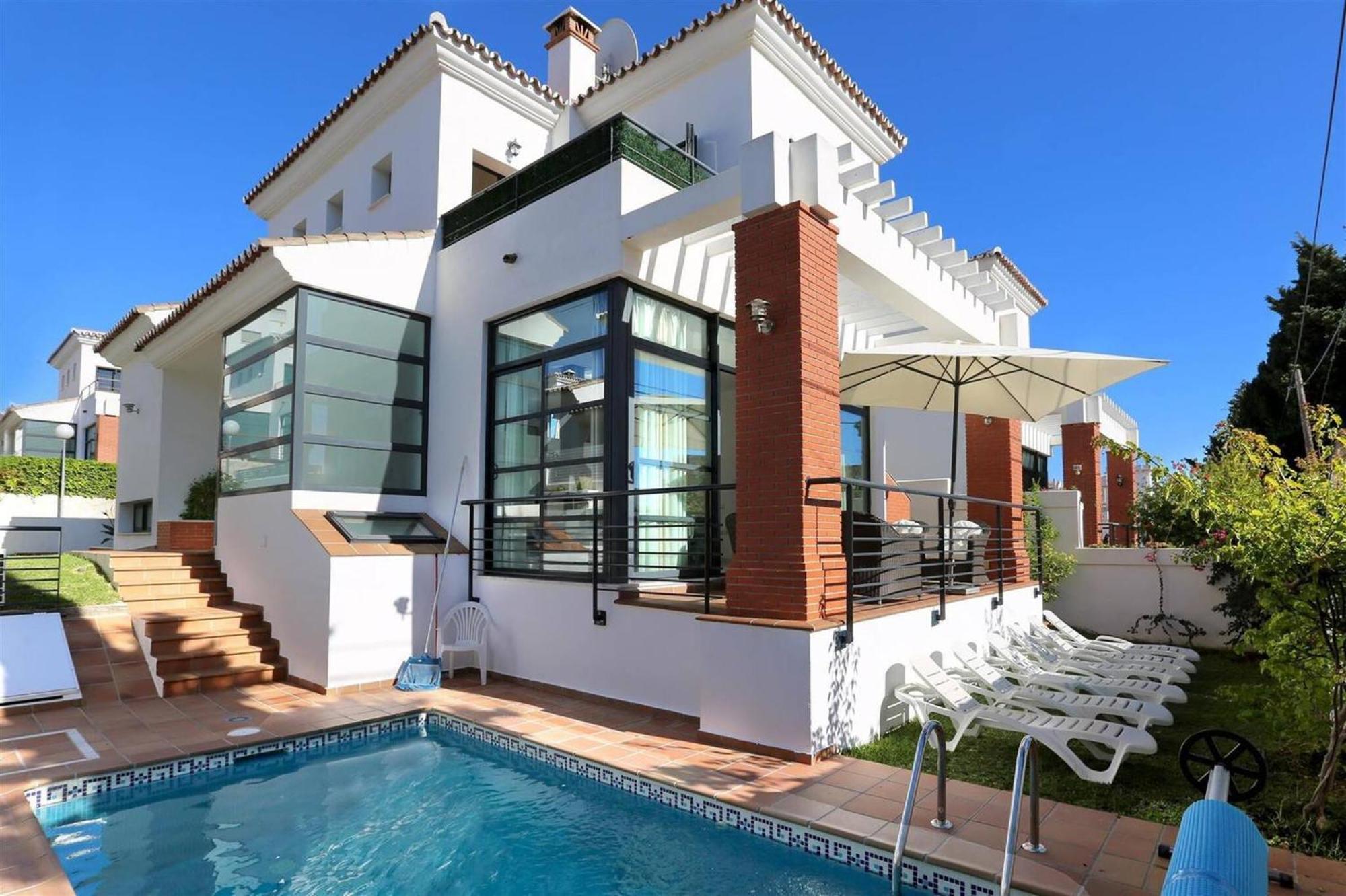 011 Bright And Spacious Villa With Private Pool Бенальмадена Экстерьер фото